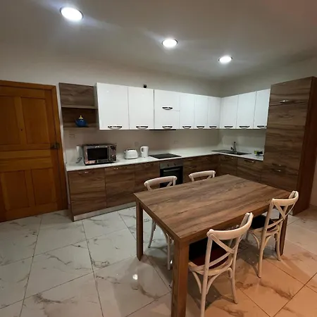 شقة Spinola 2br Retreat, Close To Sea, Restaurants & Cafes سانت جوليان