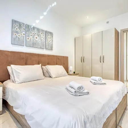 Spinola 2br Retreat, Close To Sea, Restaurants & Cafes شقة