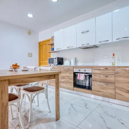 Spinola 2br Retreat, Close To Sea, Restaurants & Cafes سانت جوليان