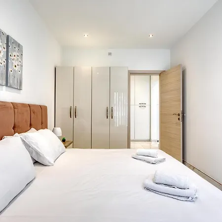 Spinola 2br Retreat, Close To Sea, Restaurants & Cafes شقة سانت جوليان