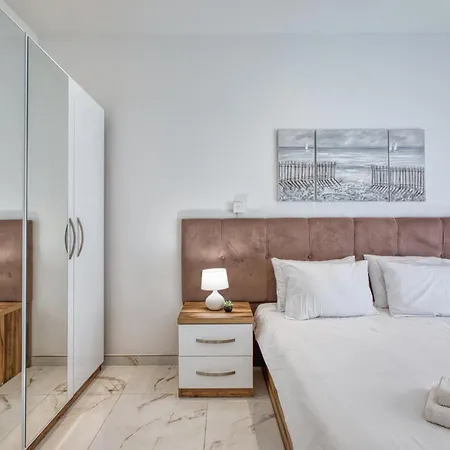 Spinola 2br Retreat, Close To Sea, Restaurants&cafés Appartement San Ġiljan