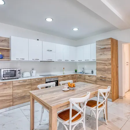 Spinola 2br Retreat, Close To Sea, Restaurants&cafés Appartement San Ġiljan