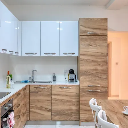 Spinola 2br Retreat, Close To Sea, Restaurants & Cafes *