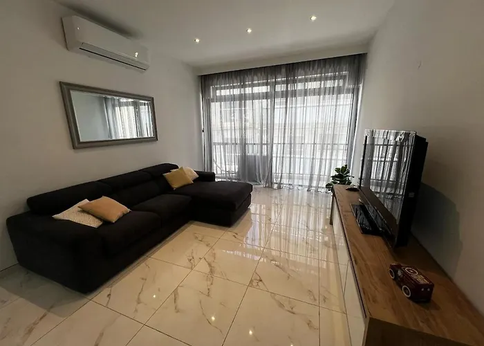 Spinola 2br Retreat, Close To Sea, Restaurants & Cafes Appartement San Ġiljan