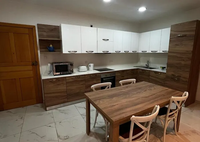 Appartement Spinola 2br Retreat, Close To Sea, Restaurants & Cafes San Ġiljan